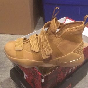 LeBron soldiers XI SFG